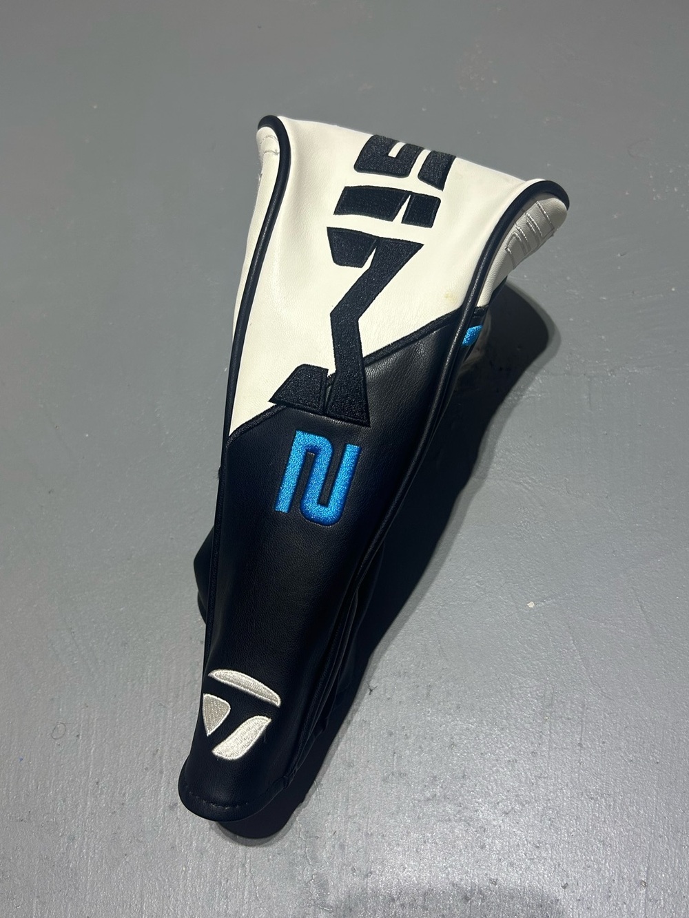 TaylorMade Sim 2 Leather Driver Head Cover